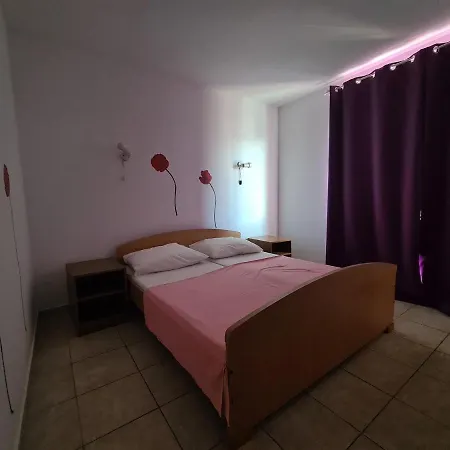 Niko Apartment *