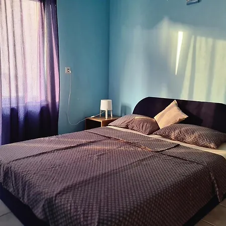 Niko Apartment *