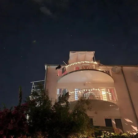 Niko Apartament